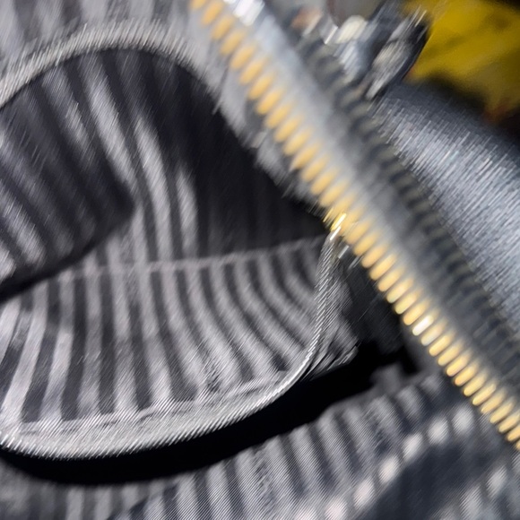 Victoria’s Secret Black & Gold Leather Shoulder  Bag with Gold Chain - Picture 7 of 14